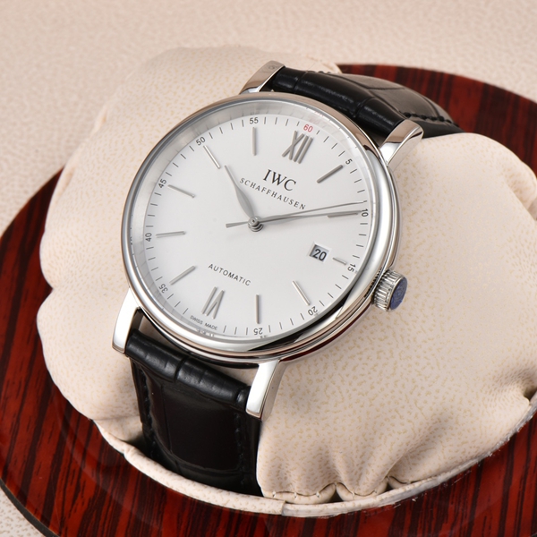 アイ・ダブリュー・シー正面デザイン